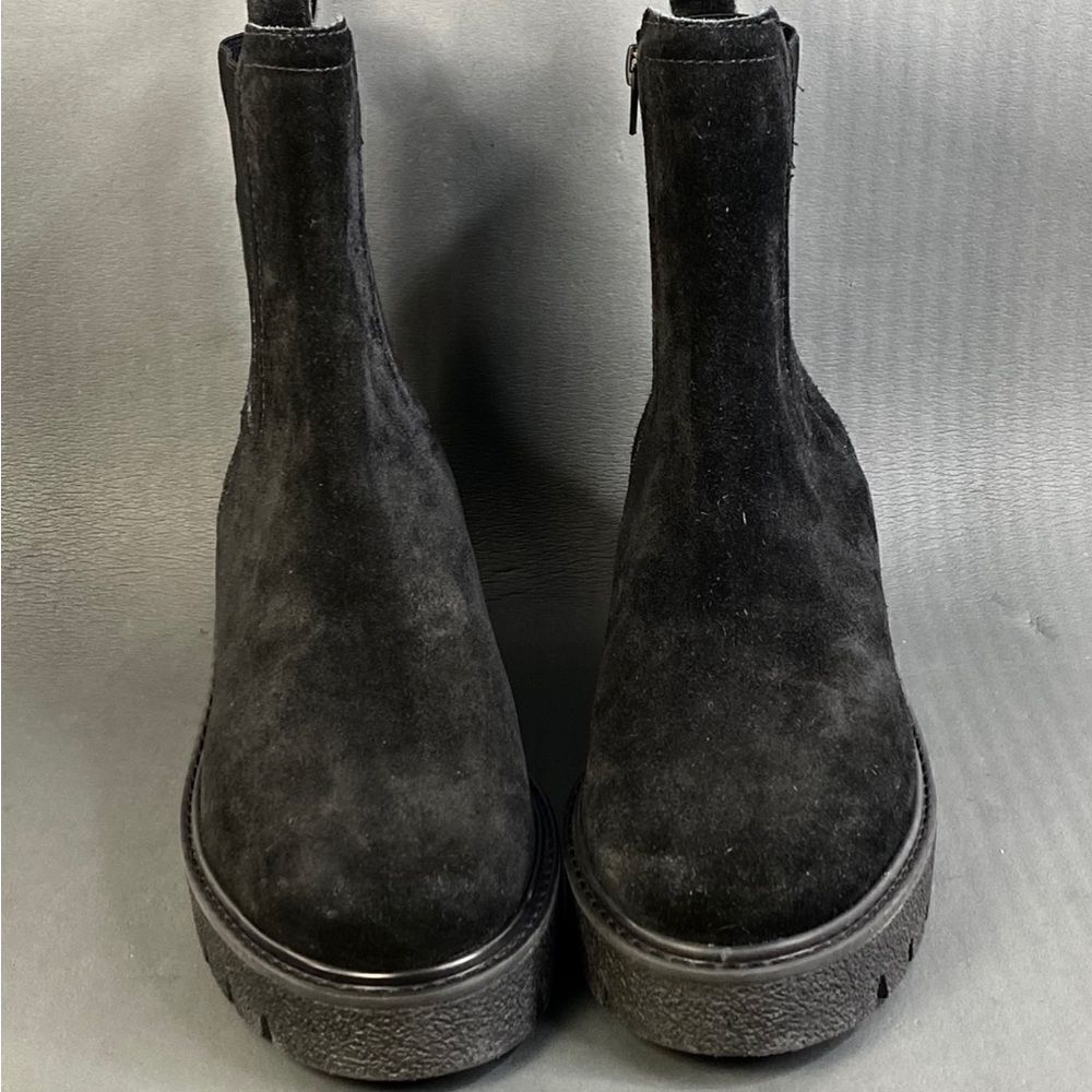 Chelsea & Violet Lottie Suede Lug Sole Platform Chelsea Booties womens size 9.5